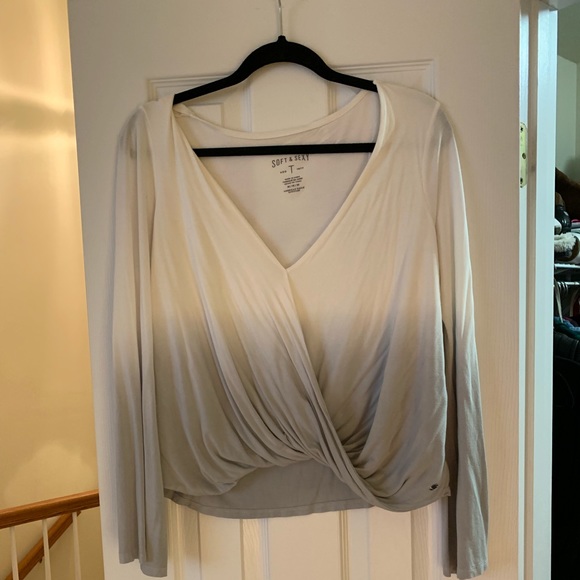 American Eagle Outfitters Tops - American Eagle ombré bell sleeve shirt